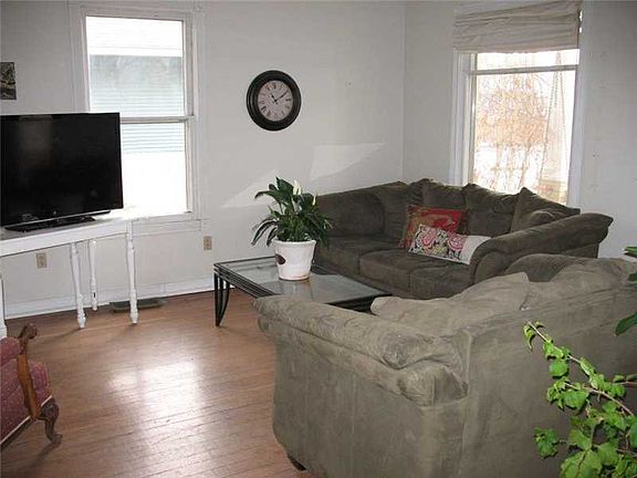 2nd image of 315 Broadwater Ave
