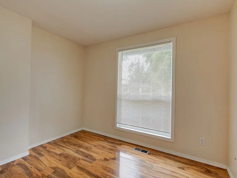 1230 SW Ingleside Ct — Photo 15