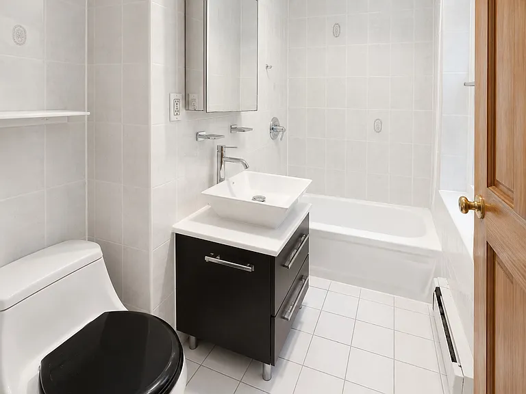 180 Mulberry St #4R — Photo 6