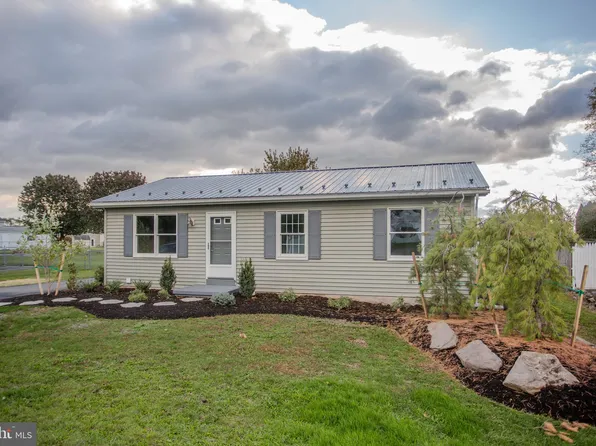 84 Sunset Ave, Chambersburg, PA 17202