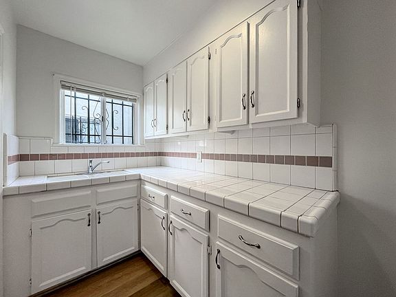 5th image of 1454 W 39th St #0