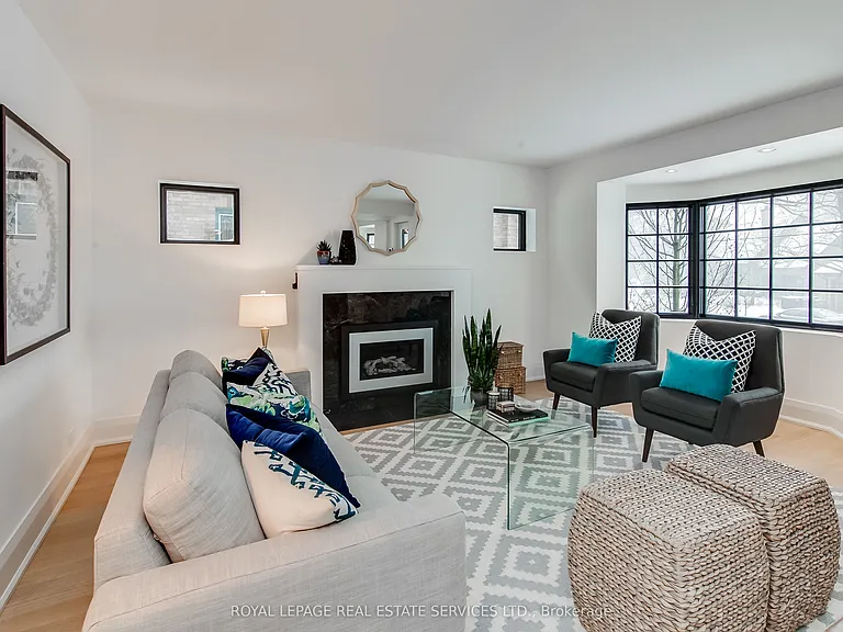 126 Hudson Dr — Photo 2