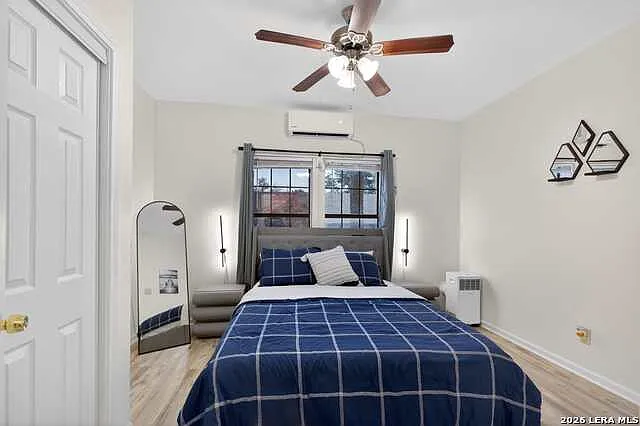 902 W Craig Pl #1 — Photo 16