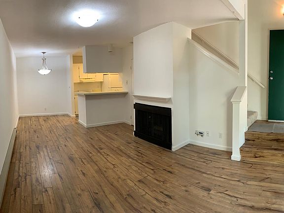 3rd image of 372 Imperial Way