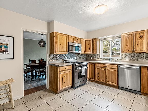4th image of 3812 Calle Del Monte NE