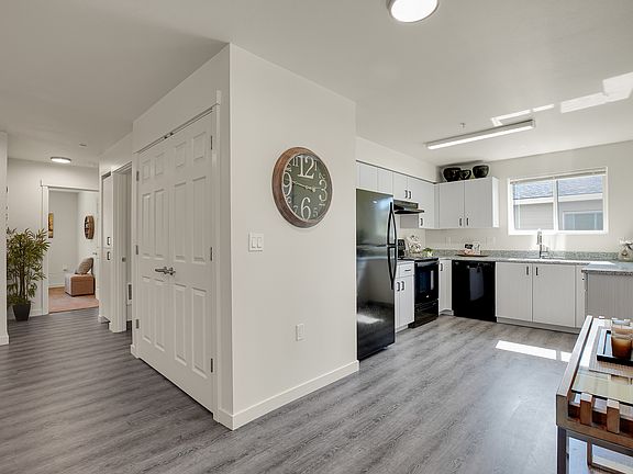 3rd image of 4800 B St #10202