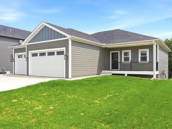 4th image of 482 Westwood Dr