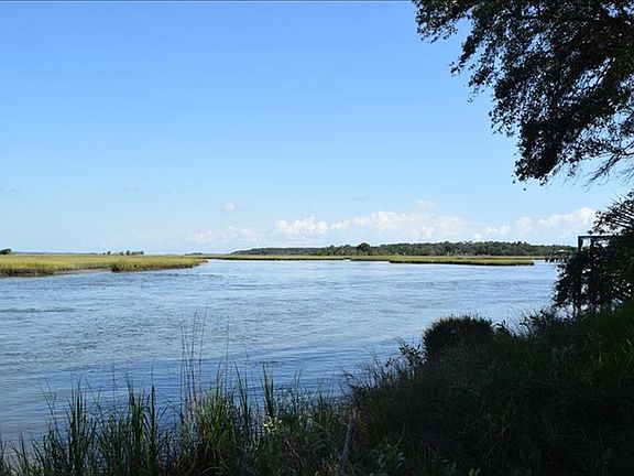 3rd image of 9765 Heckscher Dr