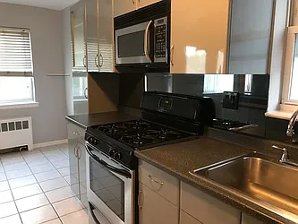 Rented by Zikos Realty Services