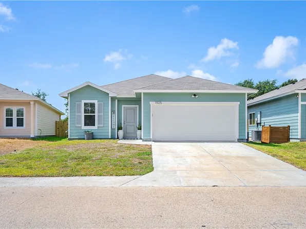 1925 Lighthouse Lakes, Aransas Pass, TX 78336