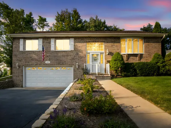6932 Martin Dr, Woodridge, IL 60517
