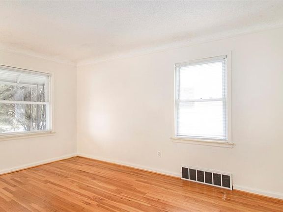 3rd image of 3354 Ellwood Ave