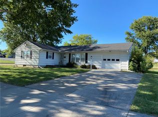 901 Olive St, Pleasant Hill, MO 64080