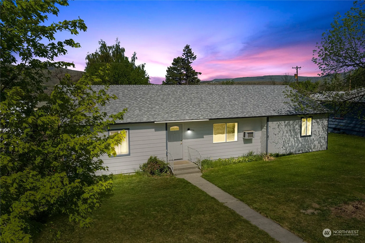 1805 Raymond Avenue photo 1