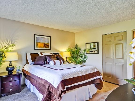 Guest bedroom