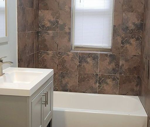 2nd image of 6140 S King Dr #2