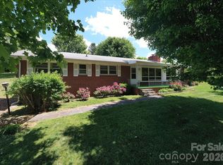 295 Bramlett Dr, Waynesville, NC 28785