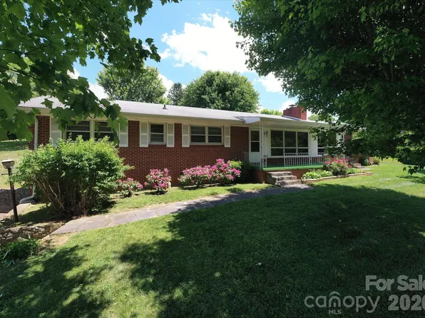 295 Bramlett Dr, Waynesville, NC 28785