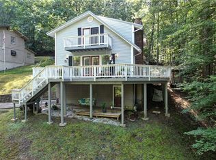 50 Mountaineer Heights Dr, Elkview, WV 25071