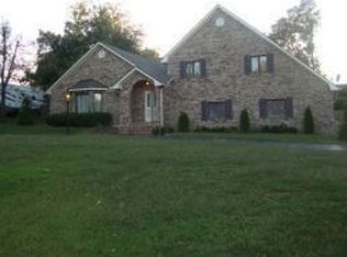 200 Foxfire Ln, Joplin, MO 64801