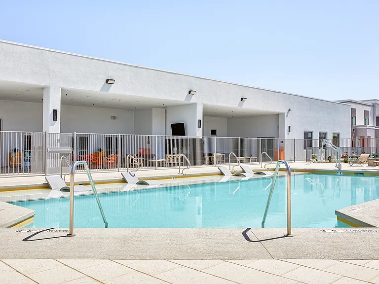 Showboat Park Apartments — Photo 27