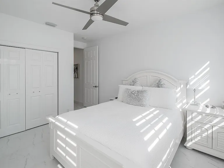 401 Resort Ln — Photo 38