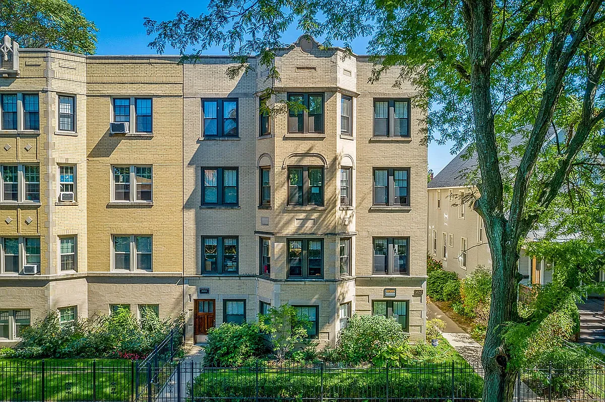 Building Photo - 4863-67 N. Hermitage