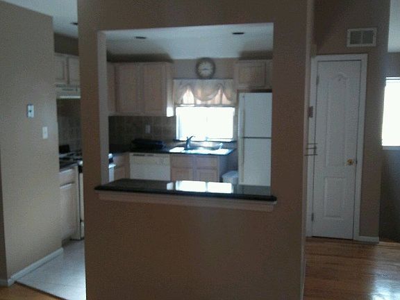 5th image of 231 Gervil St #House
