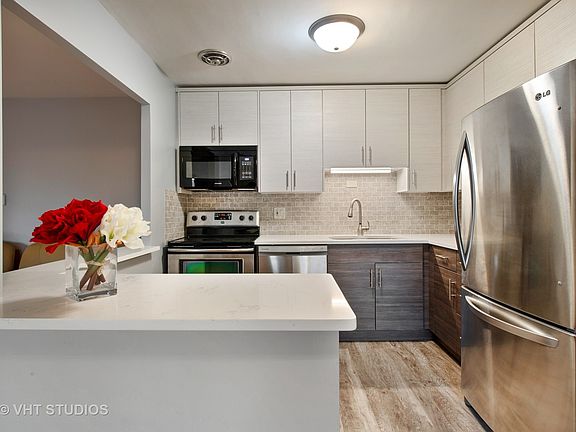 3rd image of 5406 S Harper Ave APT 304