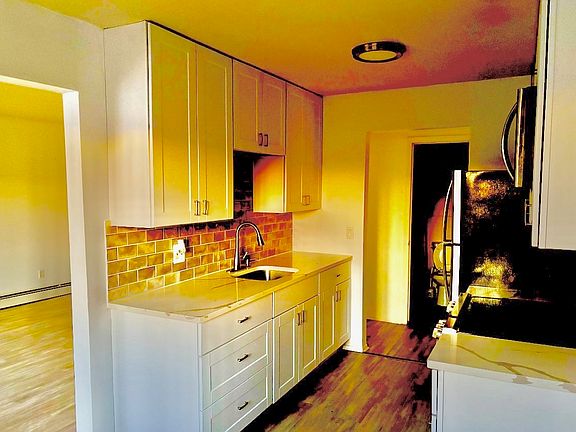5th image of 10 N James St