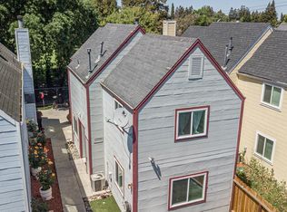 459 Golf Cir W, Manteca, CA 95337