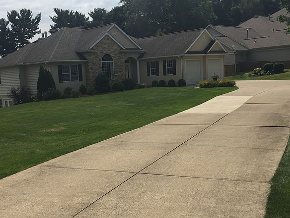 2nd image of 934 Rhovanion Dr