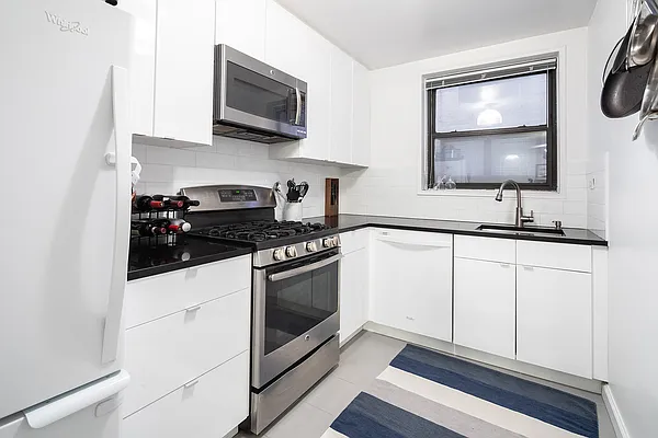 Rented by Compass | media 9