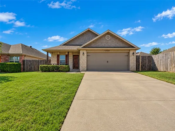 2406 11th Pl, Rogers, AR 72758