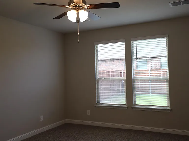 15529 Leaside Dr — Photo 10
