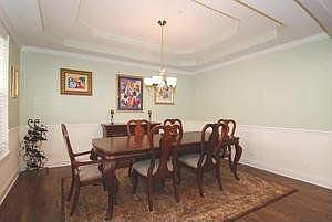 5th image of 346 Marion Ave