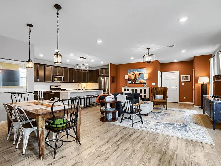 2432 Berryville Ln — Photo 6