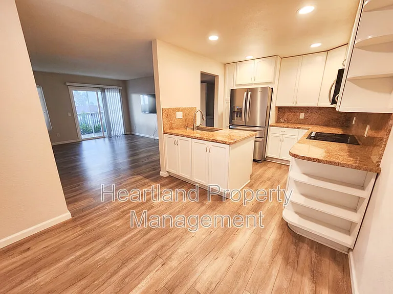 906 S Rancho Santa Fe Rd #D — Photo 4