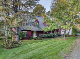 193 Chester Arthur Rd, Hartford, VT 05047