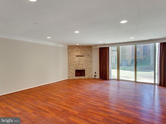 3rd image of 636 15th St S #1