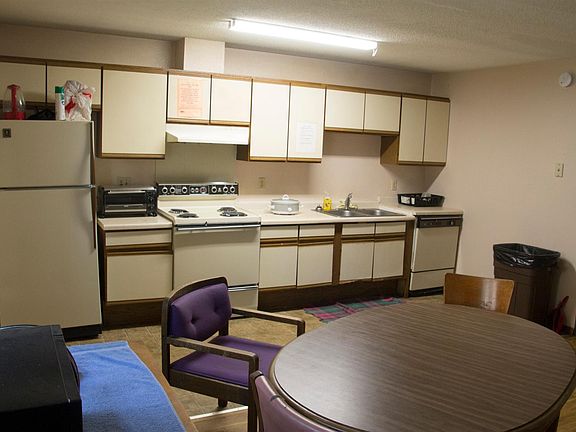 3rd image of 708 9th Ave S