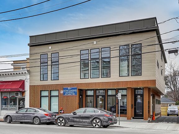 2nd image of 151 Belmont St #2
