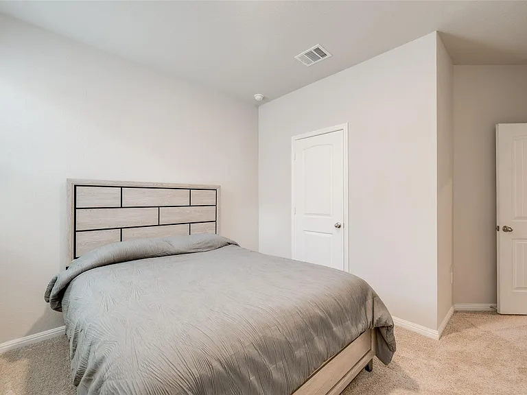 102 Rainmaker Cv — Photo 20