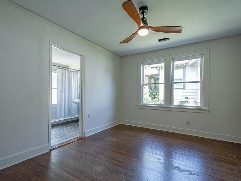 301 N Park St — Photo 26