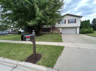 622 N Woods Edge Dr, Oregon, WI 53575