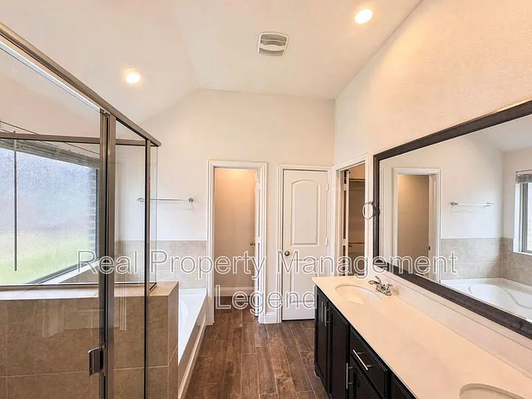 417 Cooper St — Photo 17