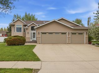 3327 46th Ave S, Fargo, ND 58104