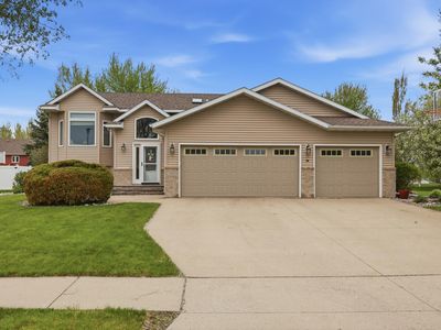 3327 46th Ave S, Fargo, ND, 58104