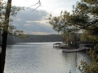 28 N Shore Dr, Hickory, NC 28601