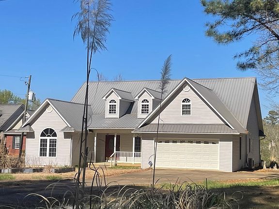 2nd image of 606 Hardie Ln